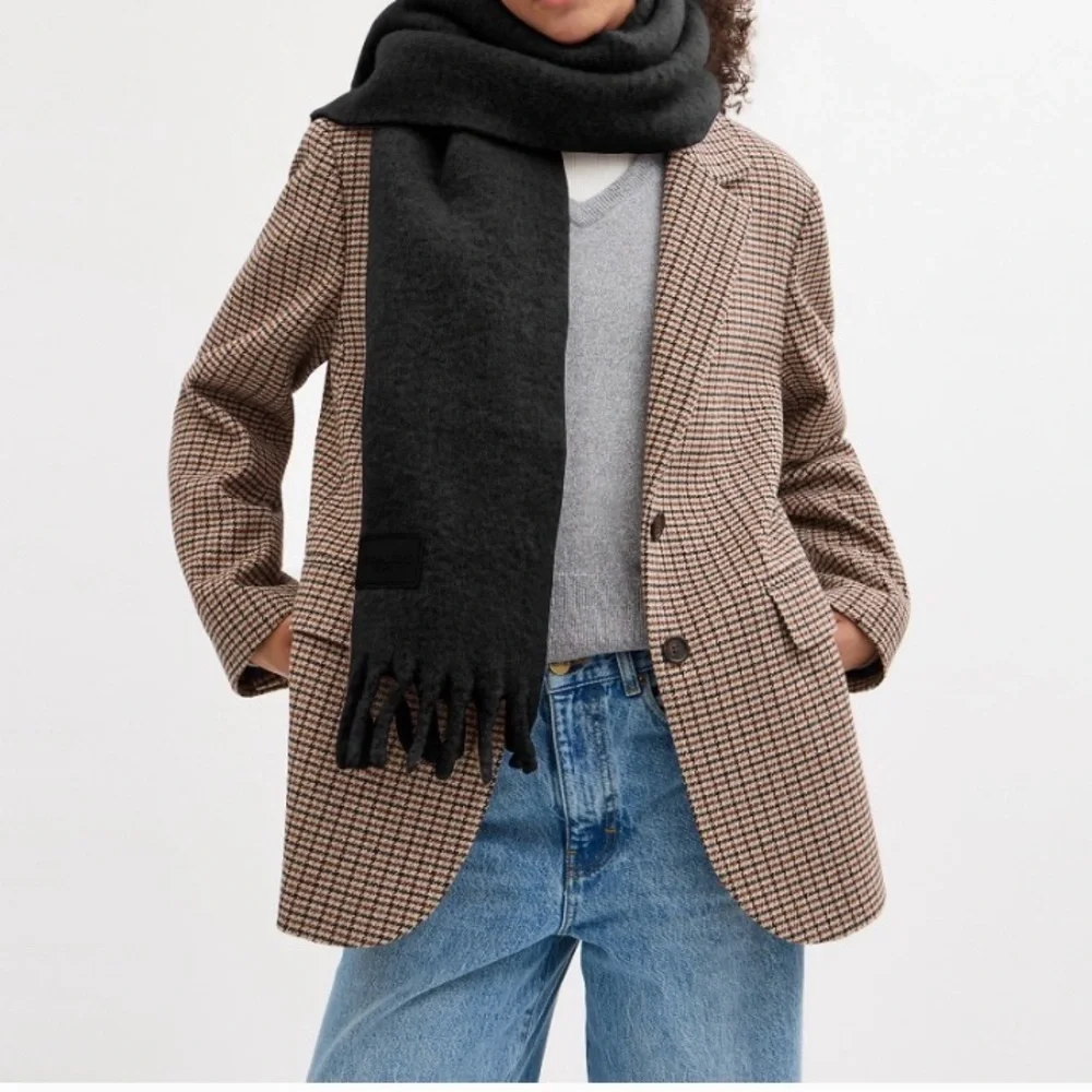 NWT Coach Muffler With Rubber Patch unisex scarf boxed gift set CU815